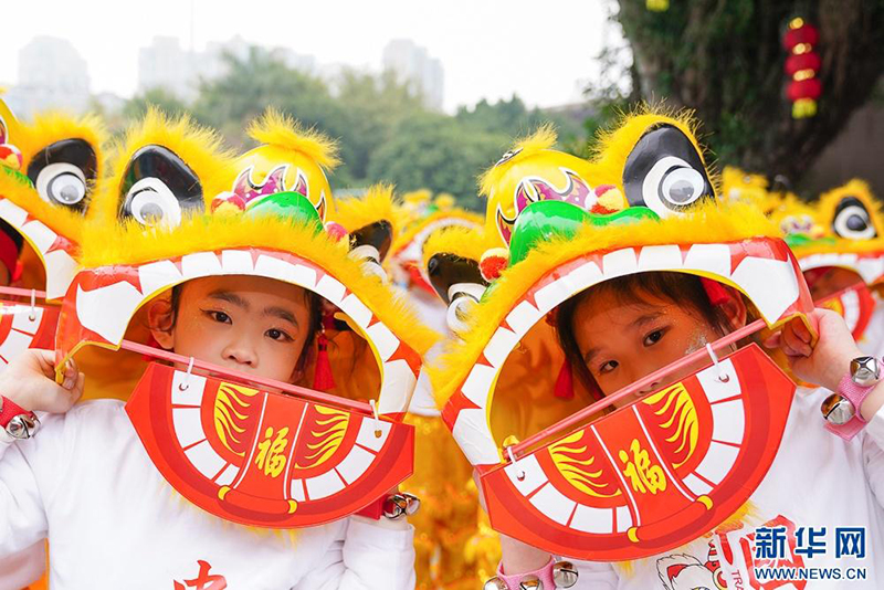 开学第一天，福州这群小学生庙会里体验非遗“大餐”