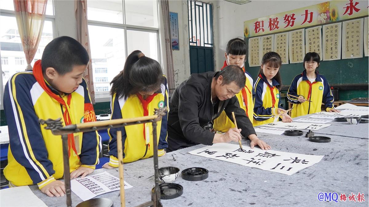 1762158947922980.jpg 1762158947922980.jpg