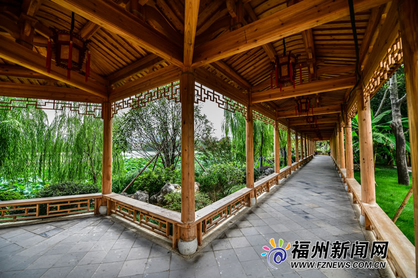 “烟雨偏宜晴更好”的西堤春晓