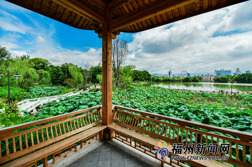 “烟雨偏宜晴更好”的西堤春晓
