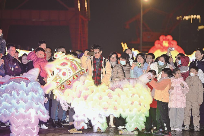 第二十四届“两马同春闹元宵”亮灯仪式在福州马尾船政文化景区拉开帷幕