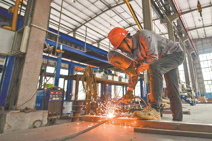 赶制特种集装箱与建筑工程升降机